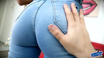 Small Younge Latina Has Small Tits Round Butt & a Big Camel-toe in Super Tight Jeans